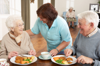 Seniorenpaar beim Abendessen © Monkey Business - Fotolia.com